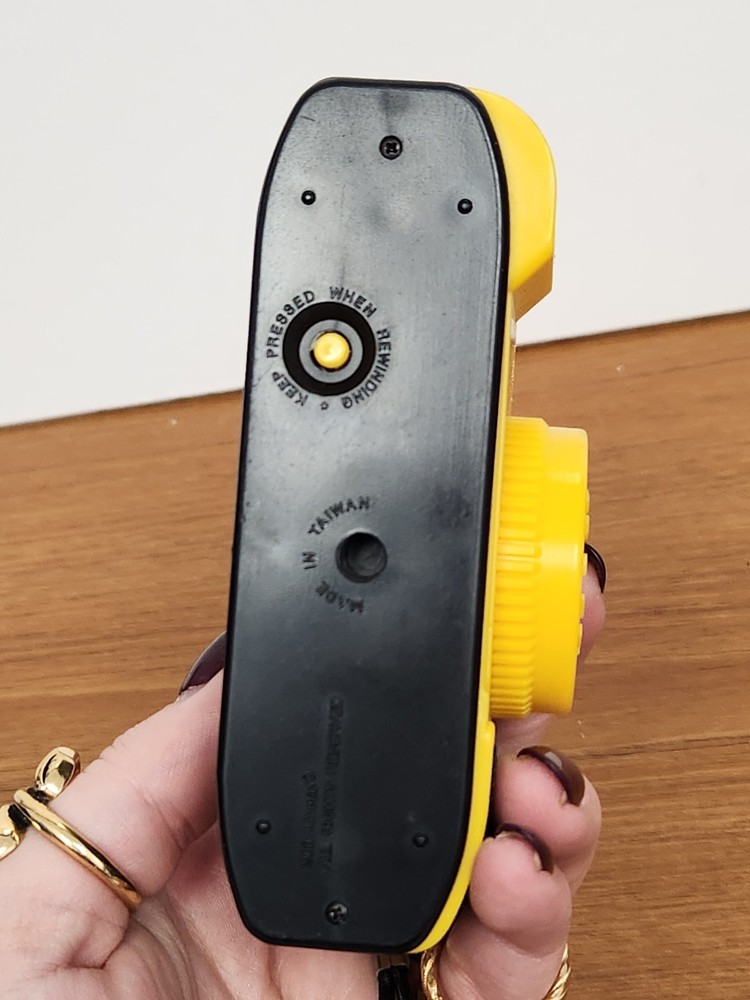 Ultronic LE6 Yellow Black 35mm Camera Tested
