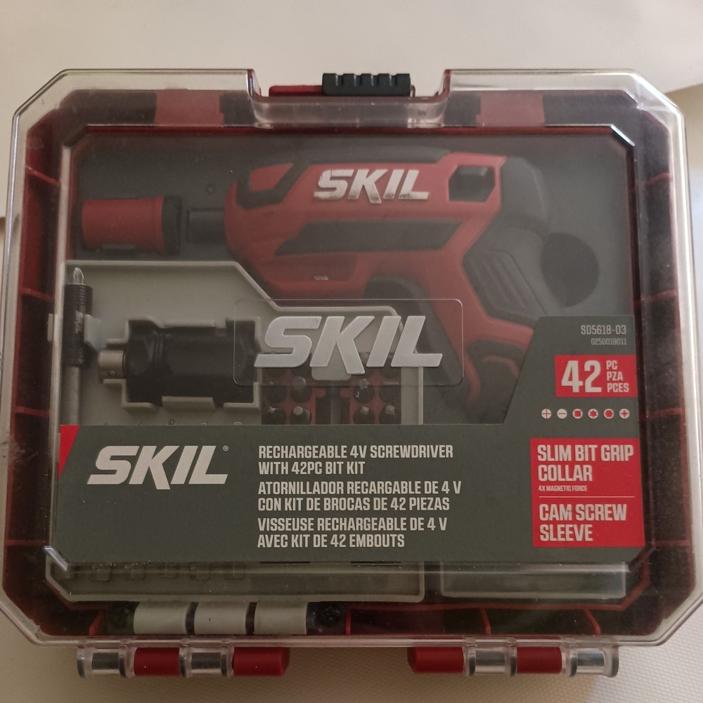 SKIL RECHARGEABLE 4V SCREWDRIVER WITH 42 PC BIT KIT