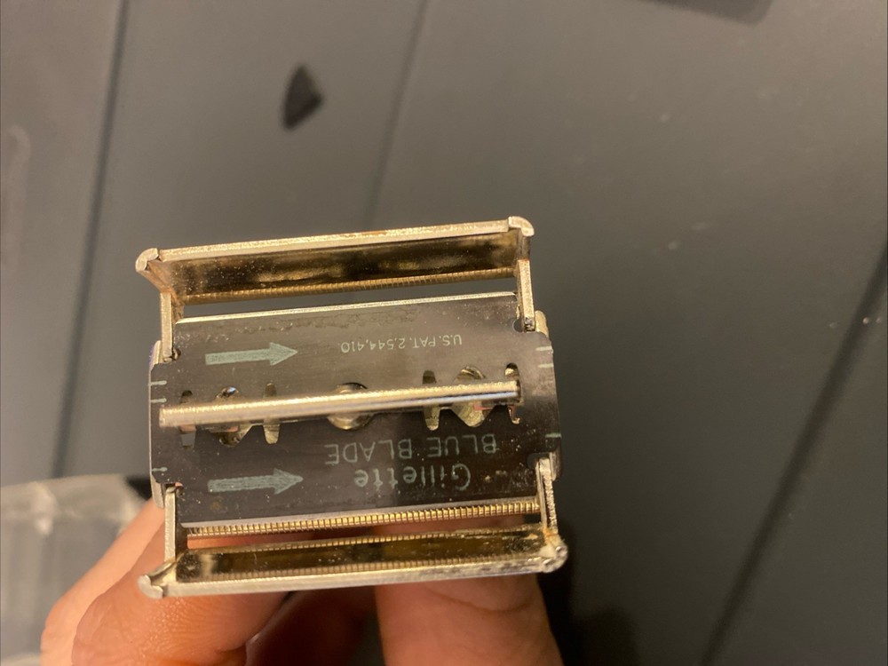 VINTAGE GILLETTE ADJUSTABLE RAZOR WITH CASE