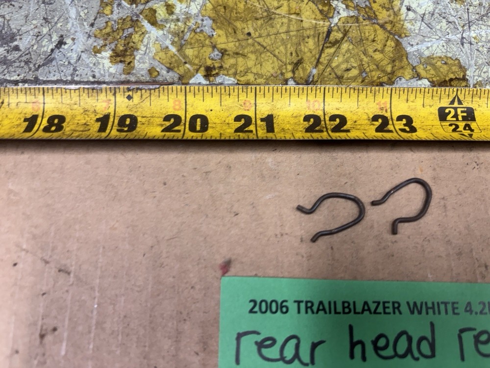 02-09 Trailblazer Rear Seat Fold Down HeadRest Clips