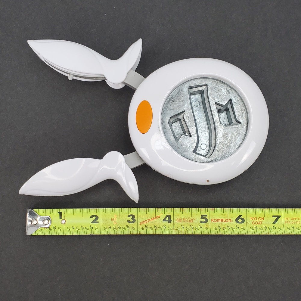 Fiskars Easy Squeeze Crafting Paper Punch