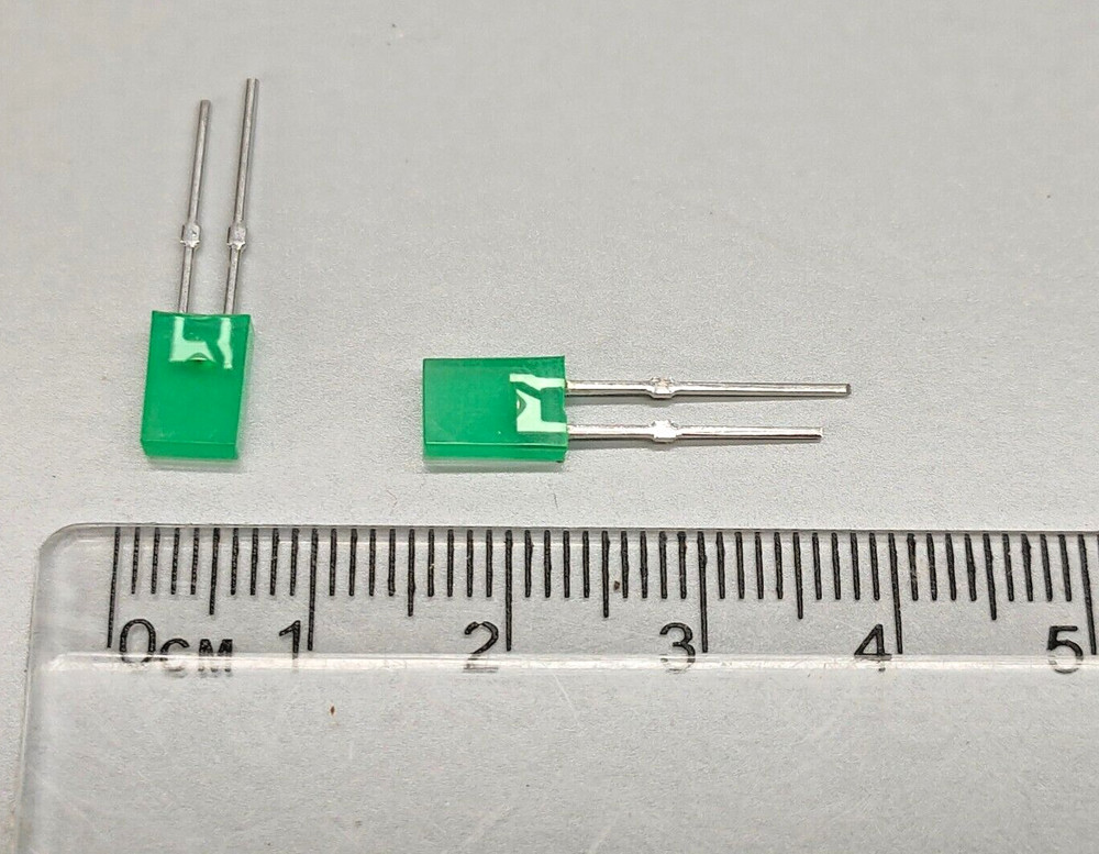 QUANTITY OF 200 PANASONIC 2MM X 5MM RECTANGULAR GREEN LEDs LN342GP