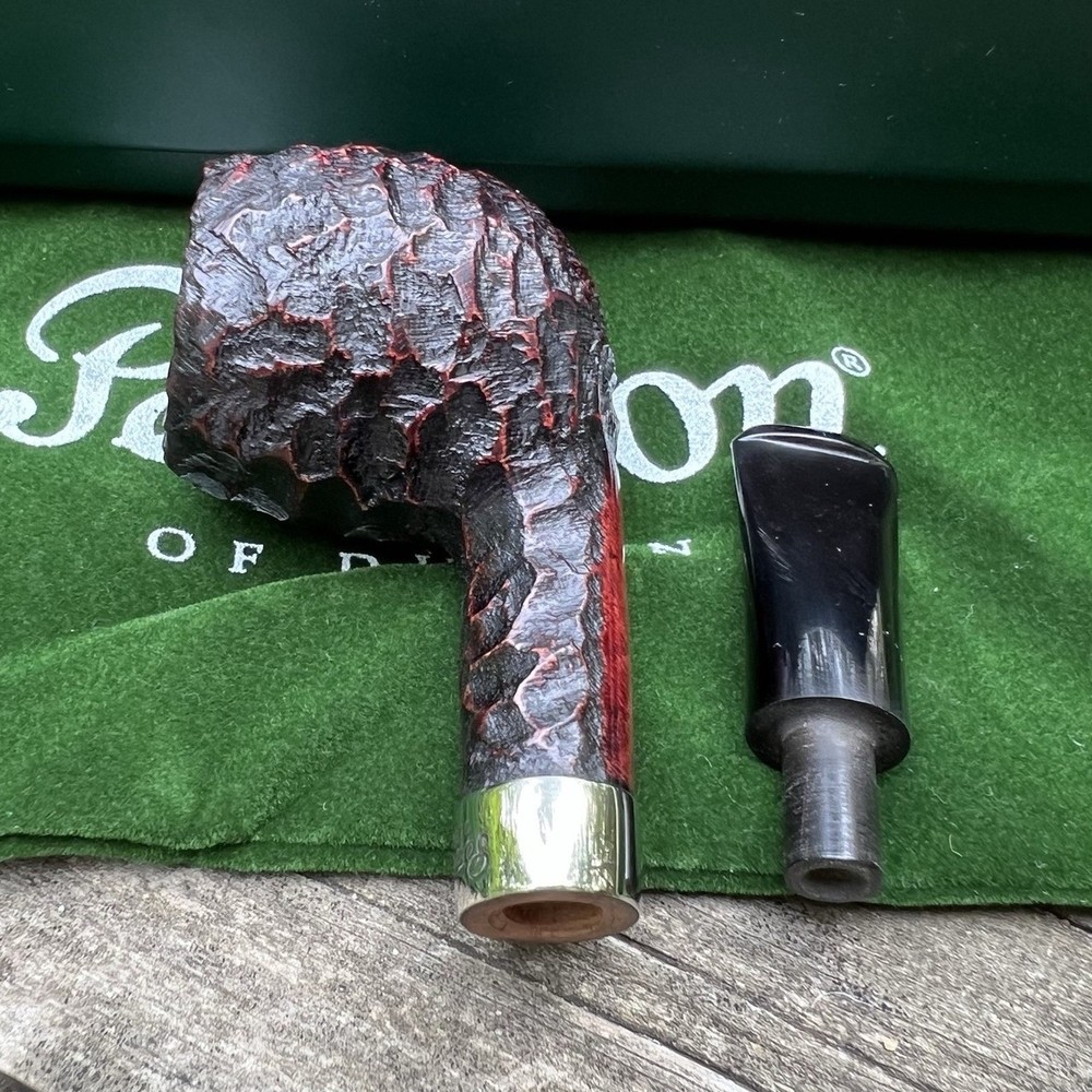 Peterson Junior Rusticated Nickel Mounted Short Apple Fishtail Pipe - New