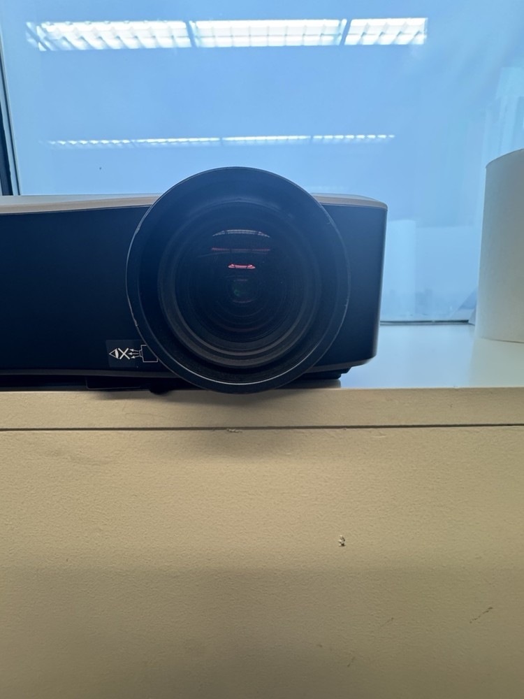 Mitsubishi Electric Projector XL550U