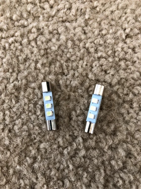 Vintage Realistic STA-110 receiver front panel LED lamps.
