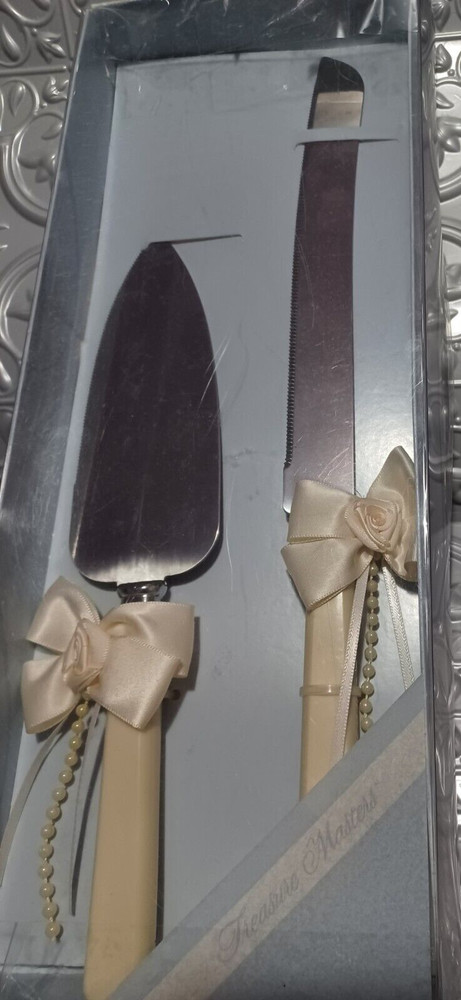 Wedding Cake Serving Set Treasure Masters His & Hers