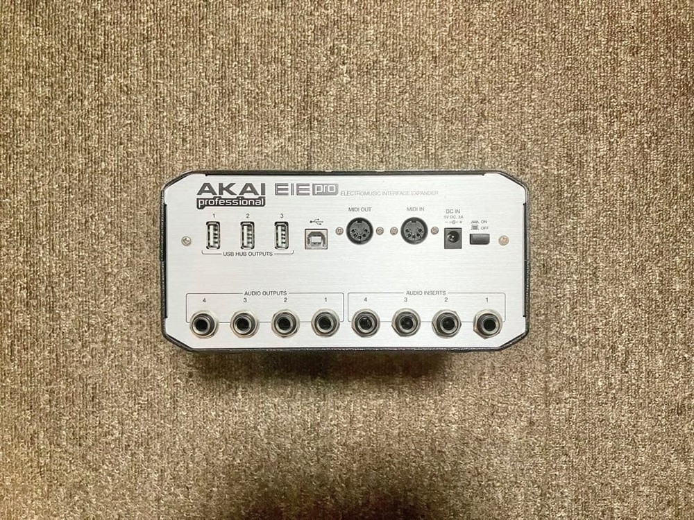 Akai Professional EIE Pro 24-bit Audio MIDI Interface USB Hub VU Meter