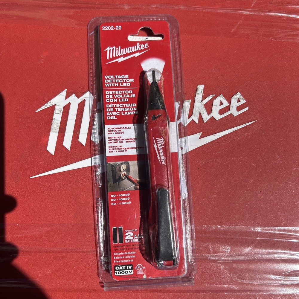 Milwaukee 2202-20 Work Light Voltage Detector