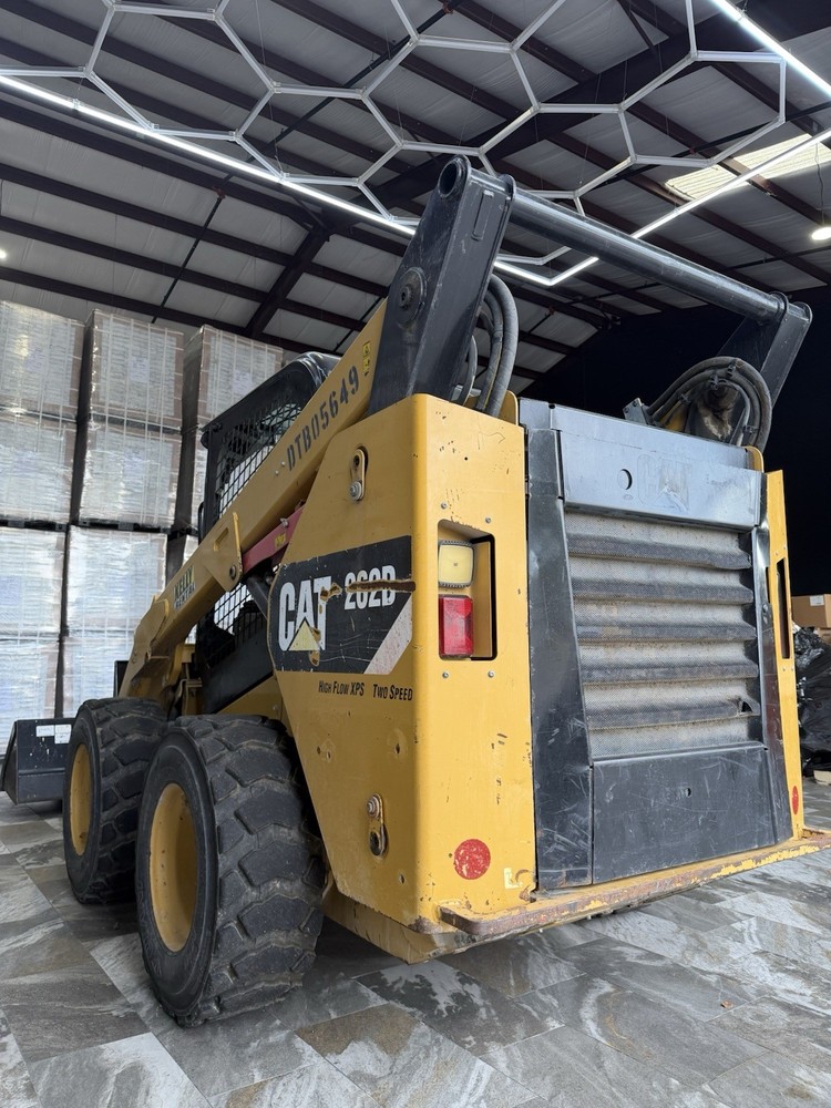 Cat Skid Steer With Attachments