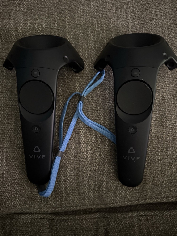 htc VIVE Steam VR Powered Content Bundle MAKE OFFER