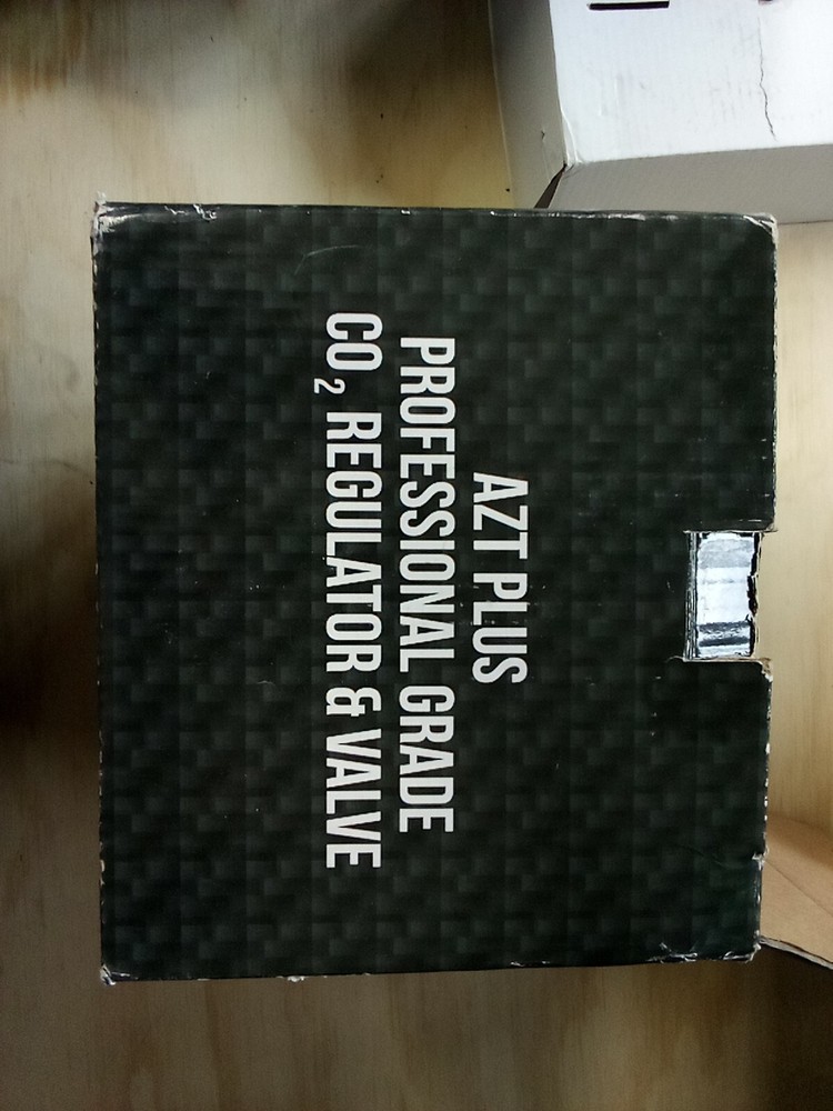 co2 regulator with solenoid