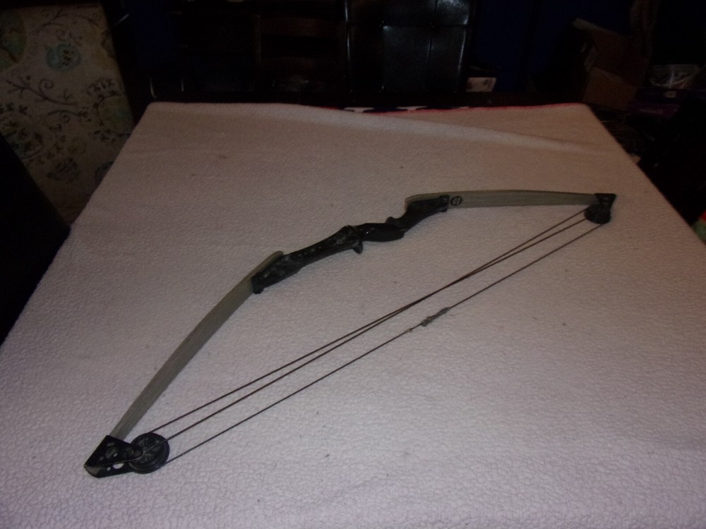 Vintage Darton Falcon Compound Bow