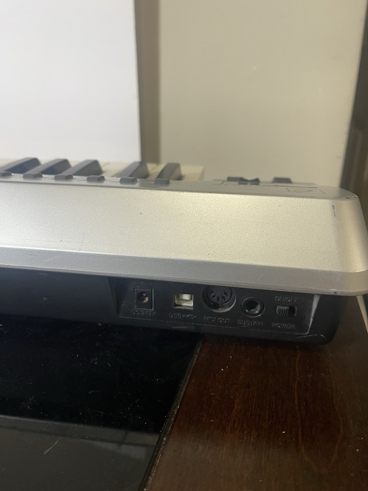 M-AUDIO EVOLUTION MK-36-1C 61-key USB MIDI keyboard controller