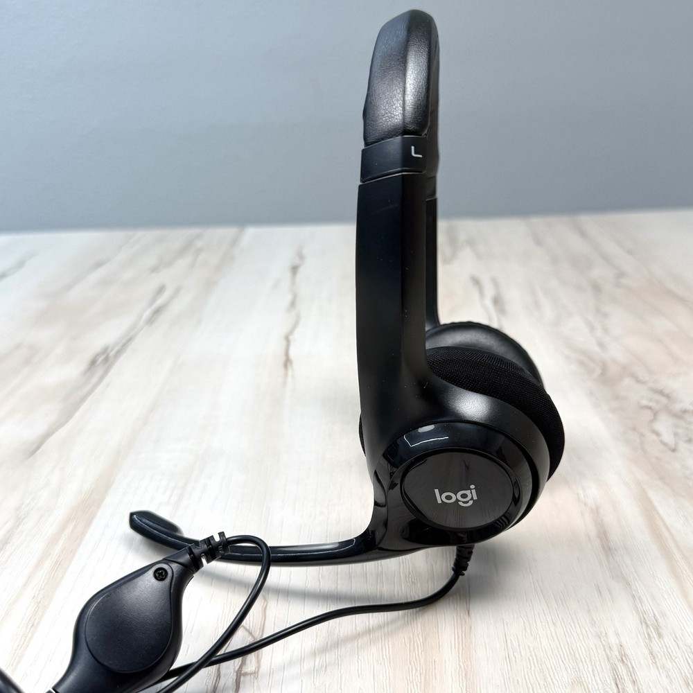 LOGITECH H390 USB Wired On-Ear Computer HEADSET w/ Mic & Volume Control Black