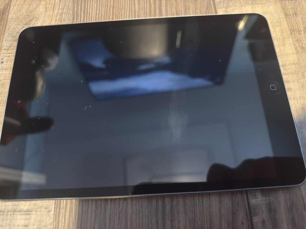 MIXED LOT ELECTRONICS - APPLE, AMAZON FIRE, ANDROID, GOOGLE, ETC AS- SHOWN BELOW