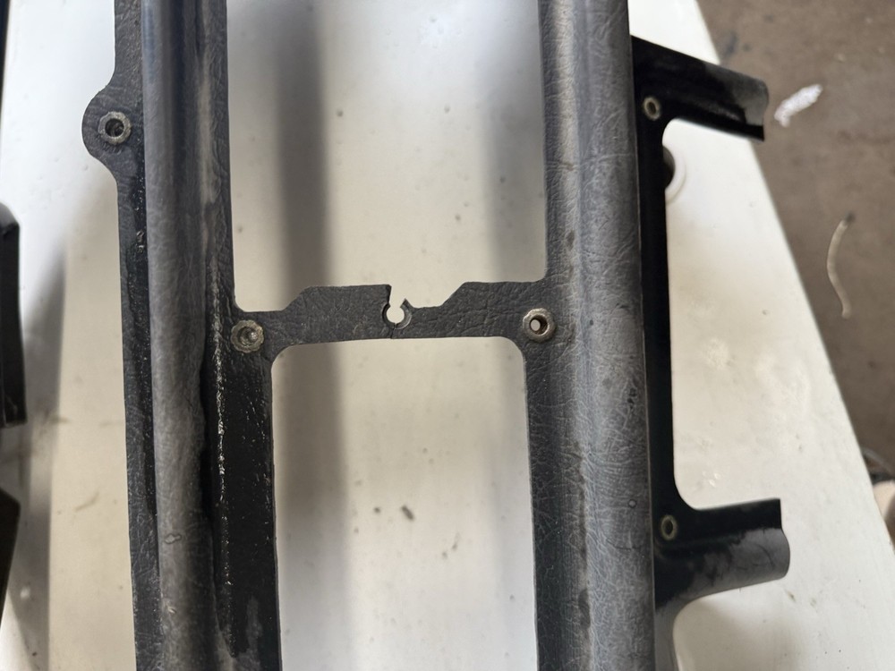 PETERBILT DASH SHELL 17 04228 201 SEE PICS