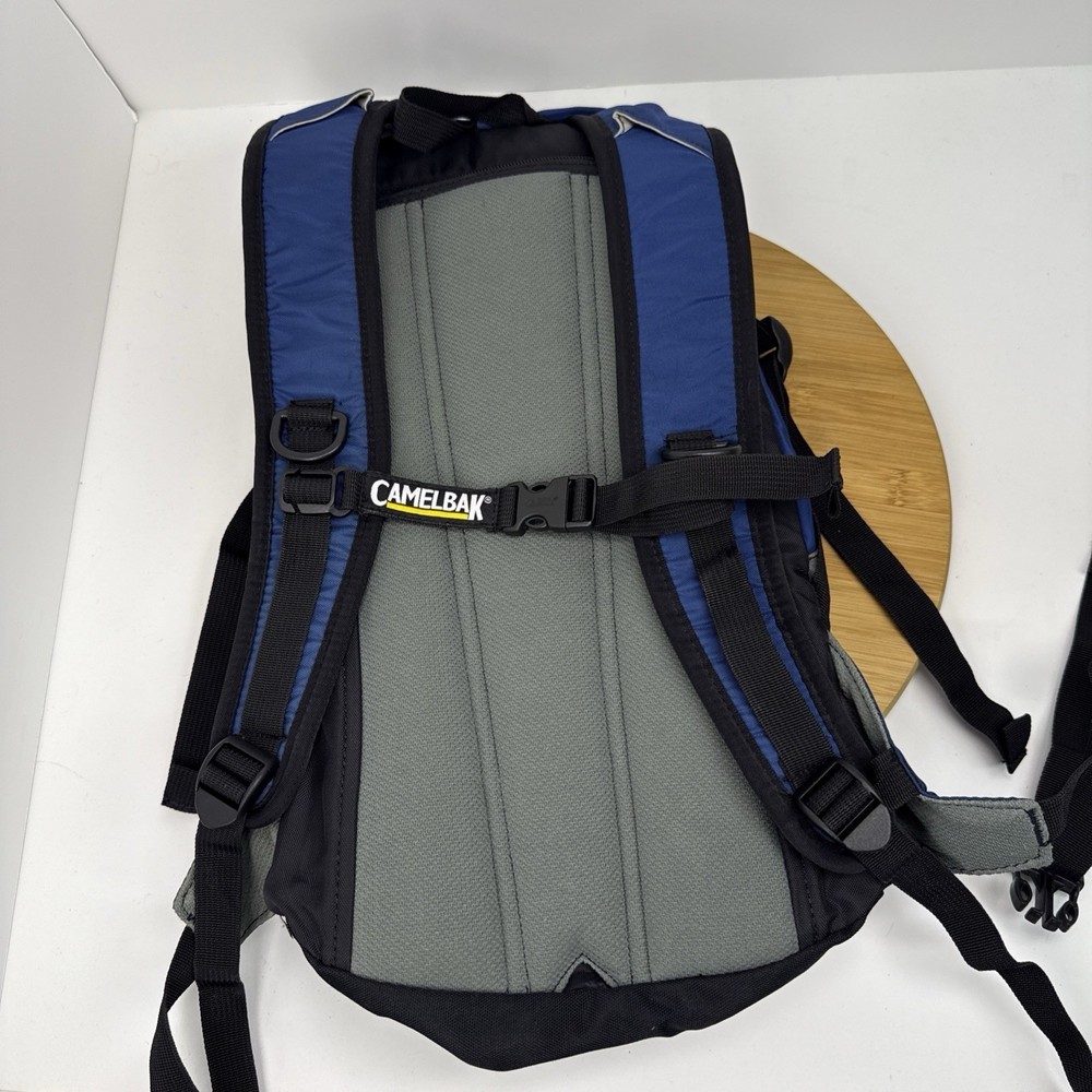 Camelbak Cloud Walker 18 Hydration Pack ( No Bladder ) 18" Hiking Backpack