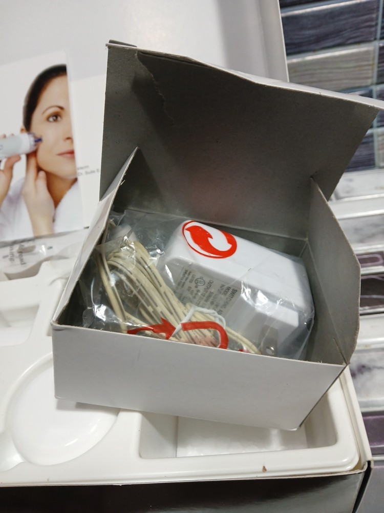 PMDpersonal Microderm Complete System Skincare New Open Box