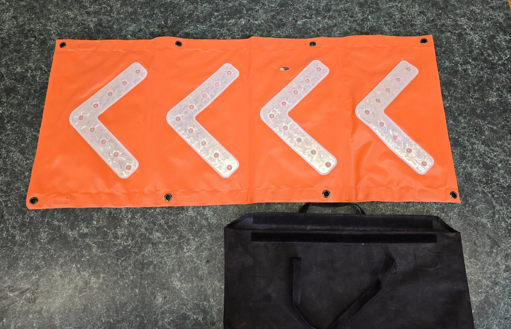 ROADSIDE SAFETY SUPPLY VEHICLE DIRECTIONAL LIGHT, LED, LEFT ARROW, RIGHT ARROW