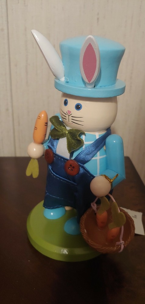 Rabbit Wooden Nutcracker Easter Bunny Boy Carrots 🐰