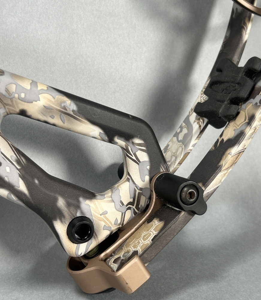 PSE Bow Mach 34 EC2 - Right Hand - W/Extras