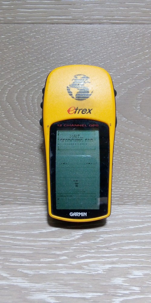 Garmin Etrex  Handheld GPS - Powers on Read
