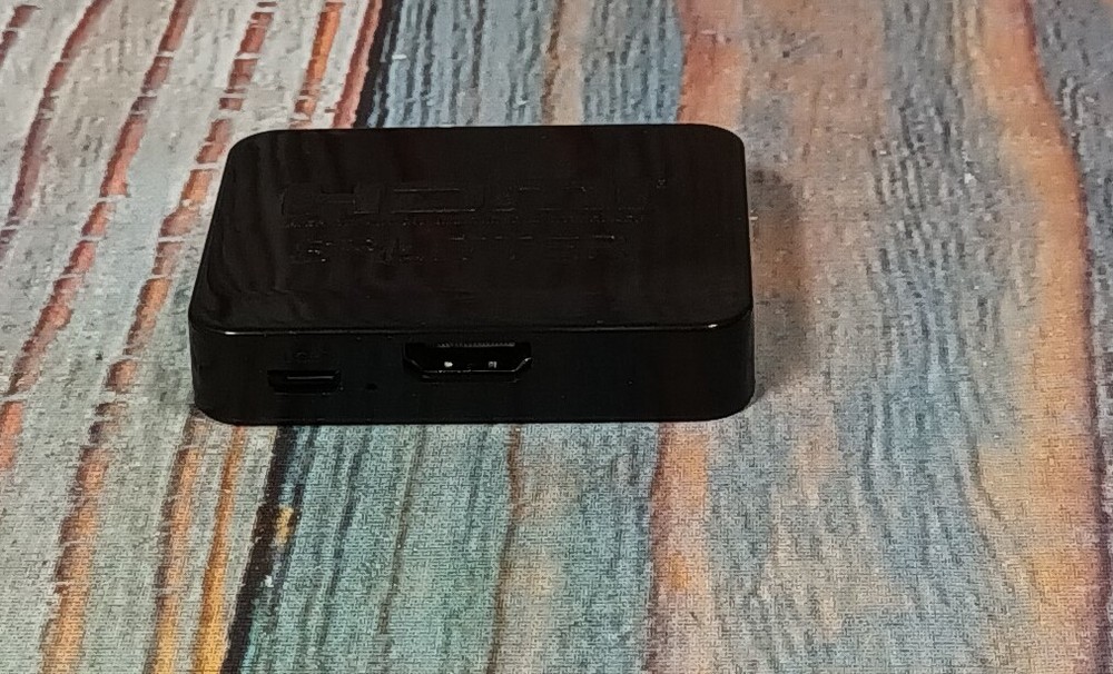 Unbranded HDMI Splitter - Open Box