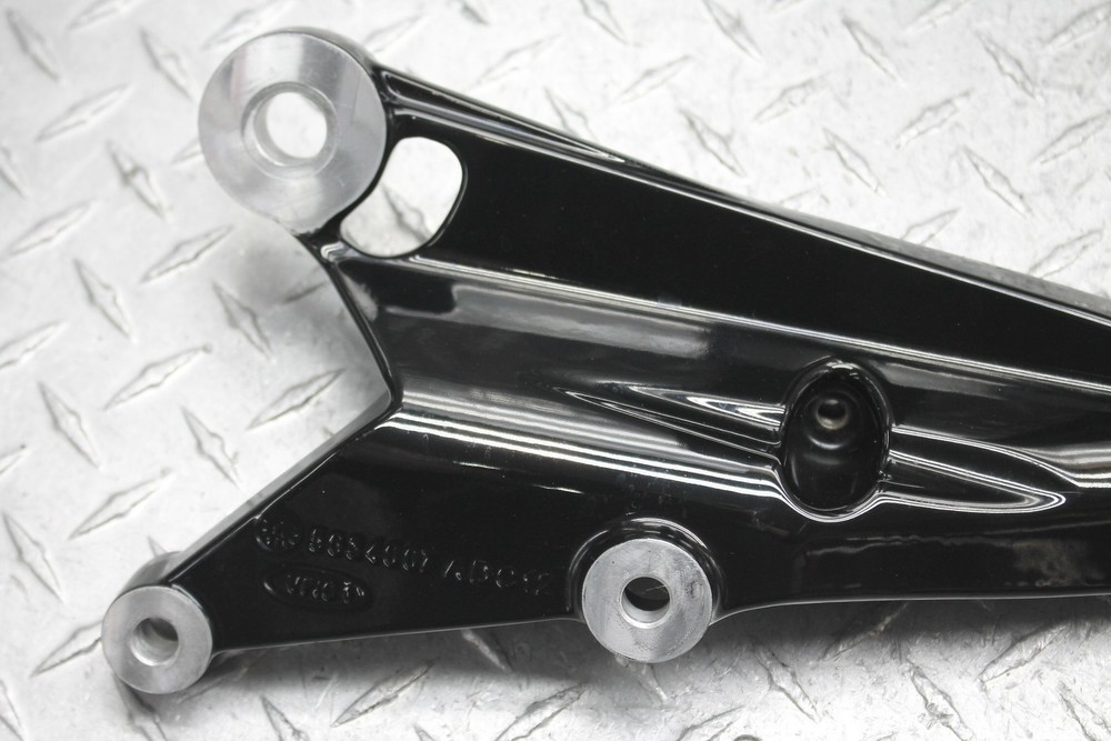 2021 INDIAN SCOUT BOBBER EXHAUST MUFFLERS/HEADER & BRACKET MOUNT