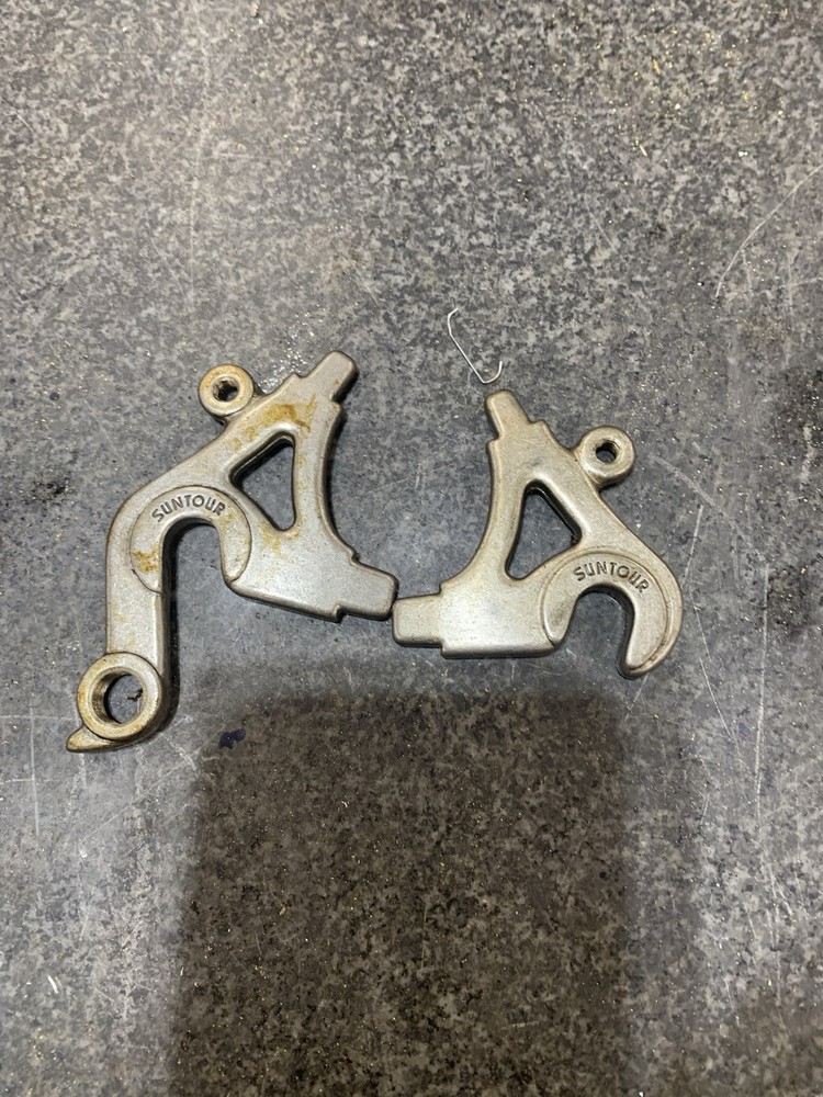 Suntour Rear Vertical Dropouts