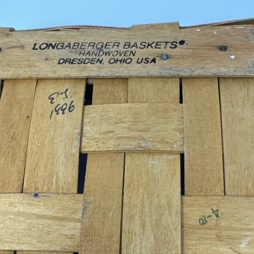 Longaberger 1996 Handwoven 8.5" Square Basket with Handle