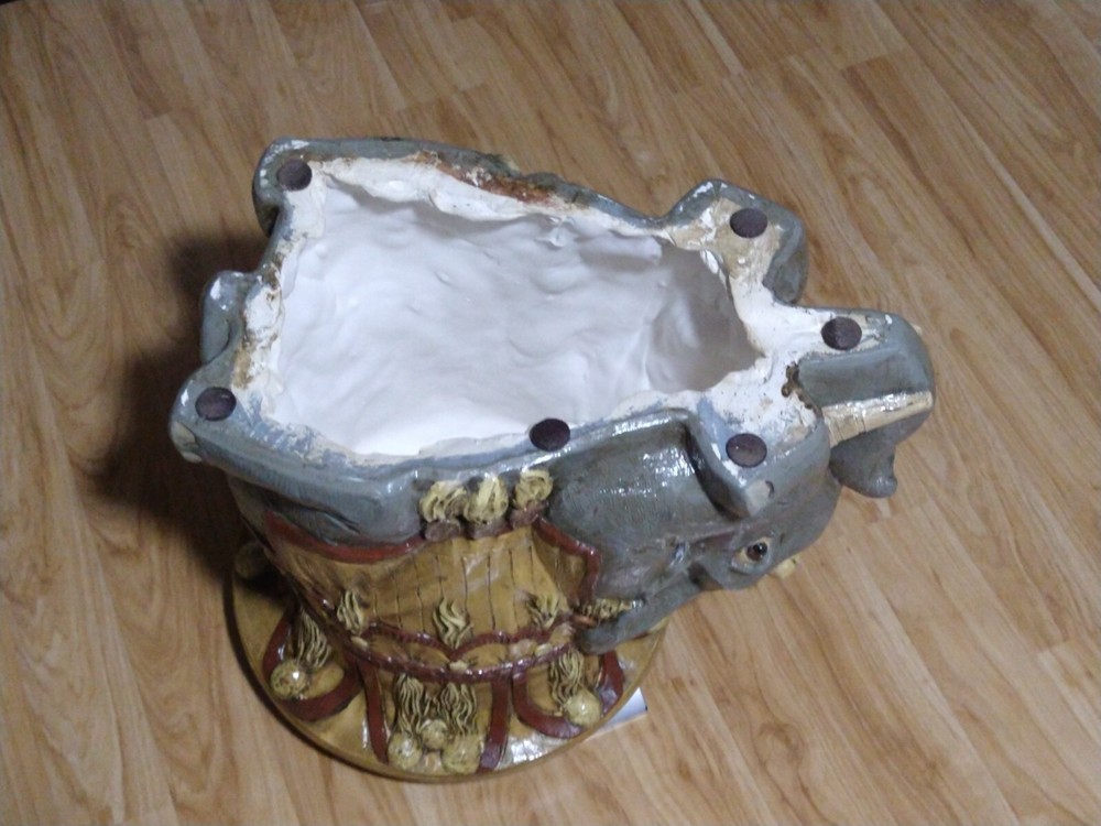 Vintage Circus Elephant End Table Continental Studios CARSUKE Chalkware Ceramic