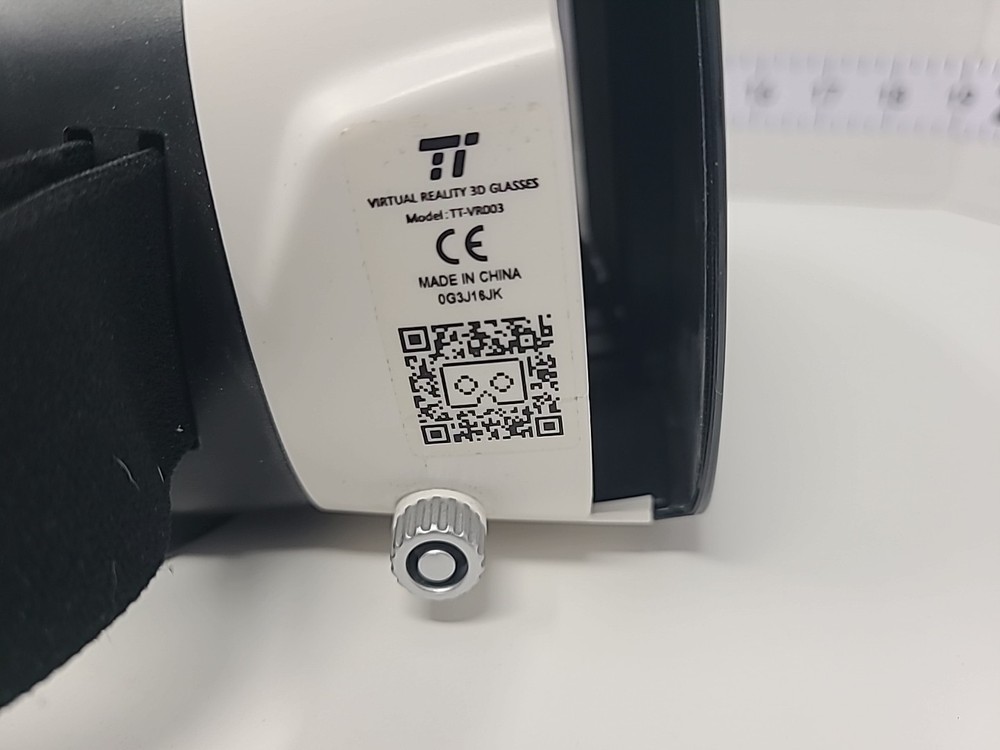 TaoTronics 3D VR Headset Lightweight Virtual Reality Glasses