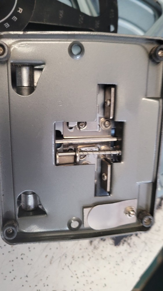 READ Bell & Howell Compatible 8 mm/Super 8 Autoload projector Model 466A READ