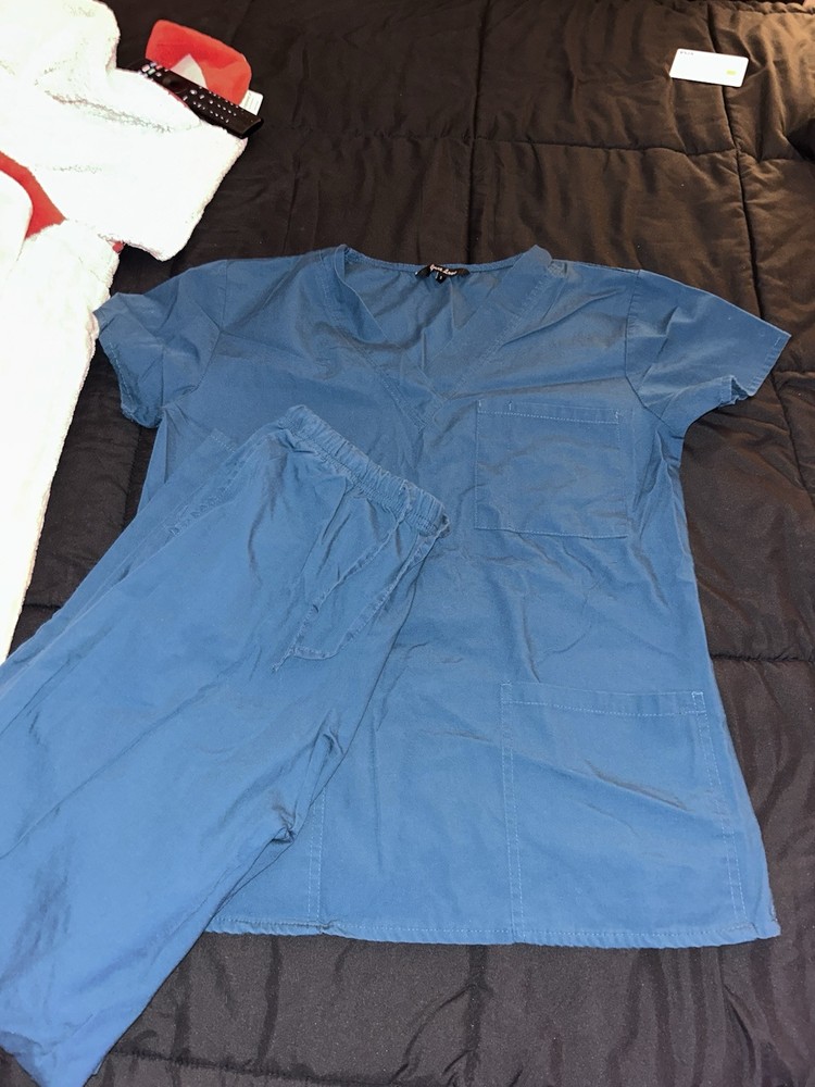 women’s scrub two pair size small