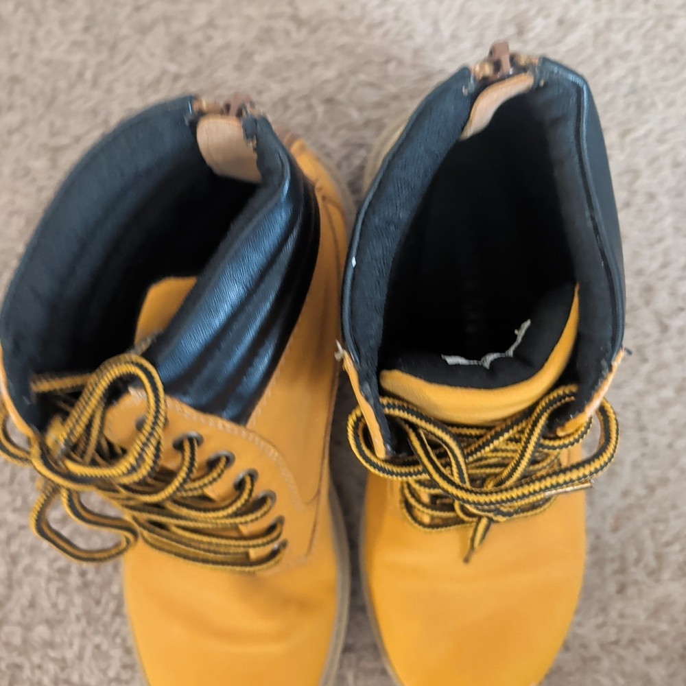Boys Shoe Boot Snowboots Work Boots Size 7.5