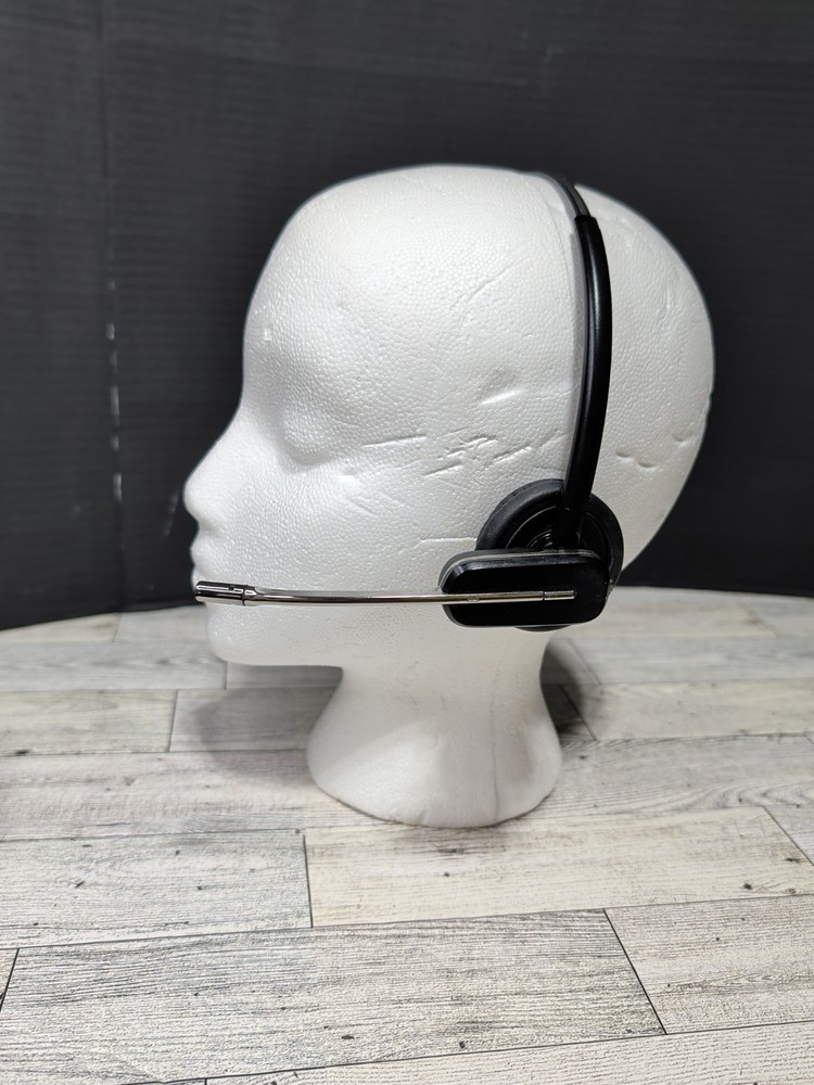 Plantronics Savi W745 Multi Device Wireless Headset System Powers & Holds Charge