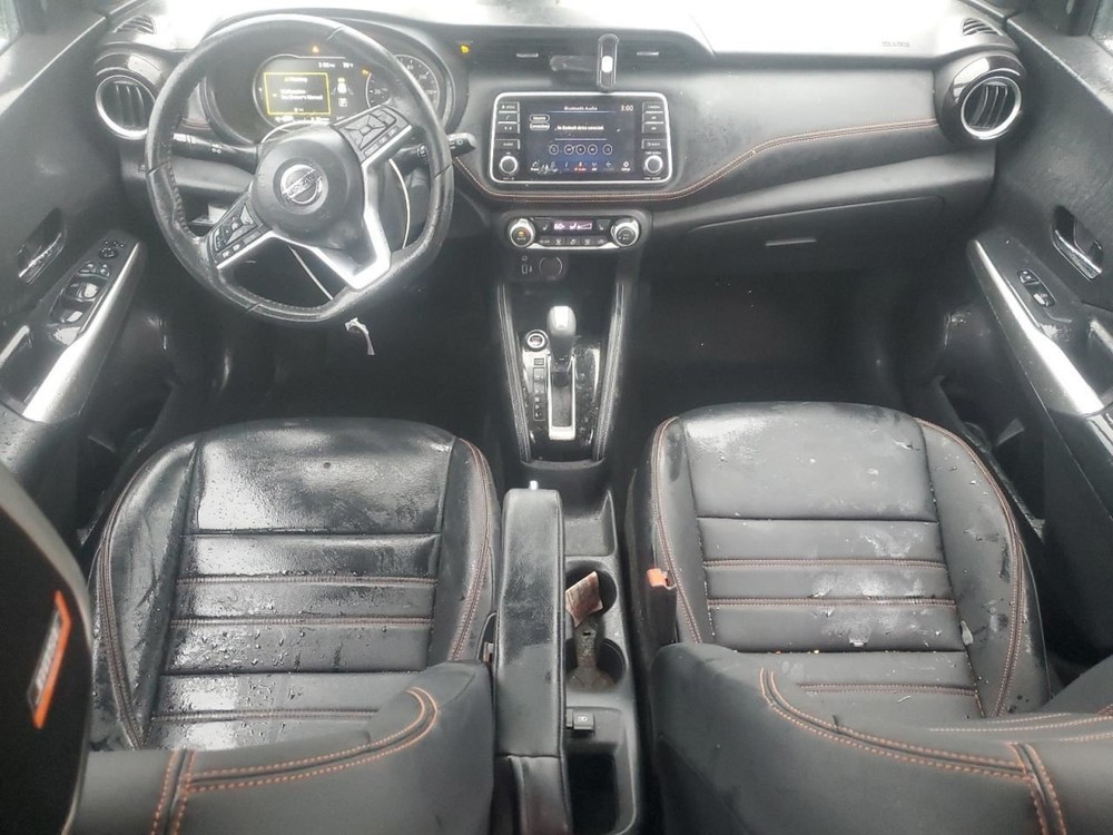 KICKS 2019 Glove Box 4926521