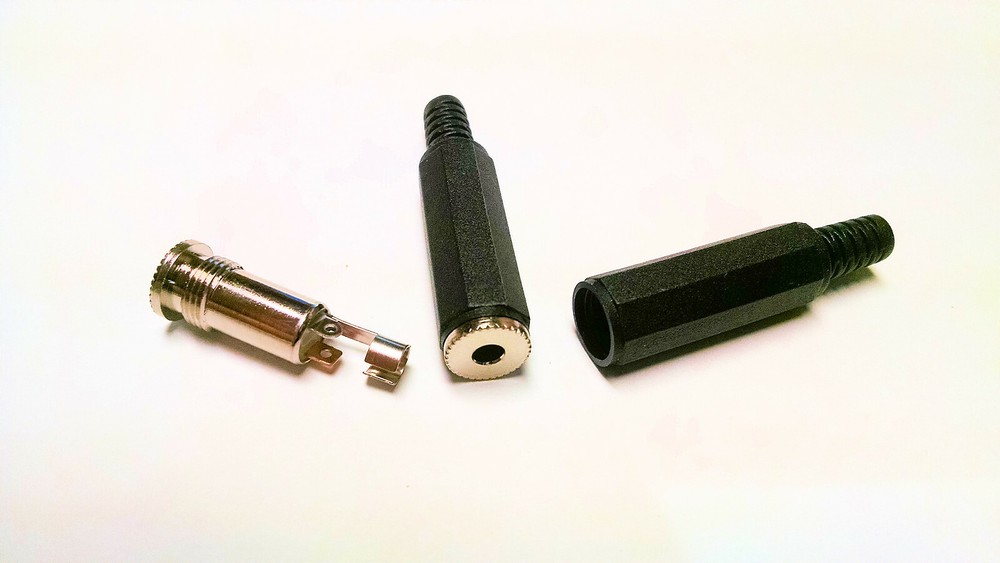 1/8"  Inline Jack, Stereo  Plastic   4J2-300  2 pcs