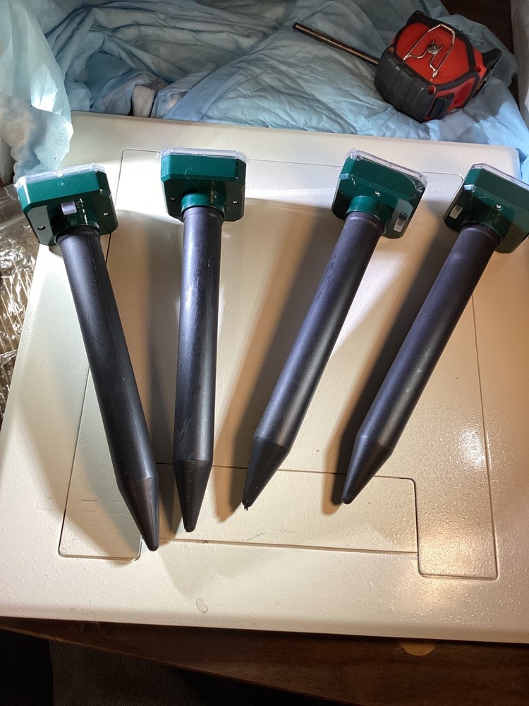 Solar powered rodent repeller