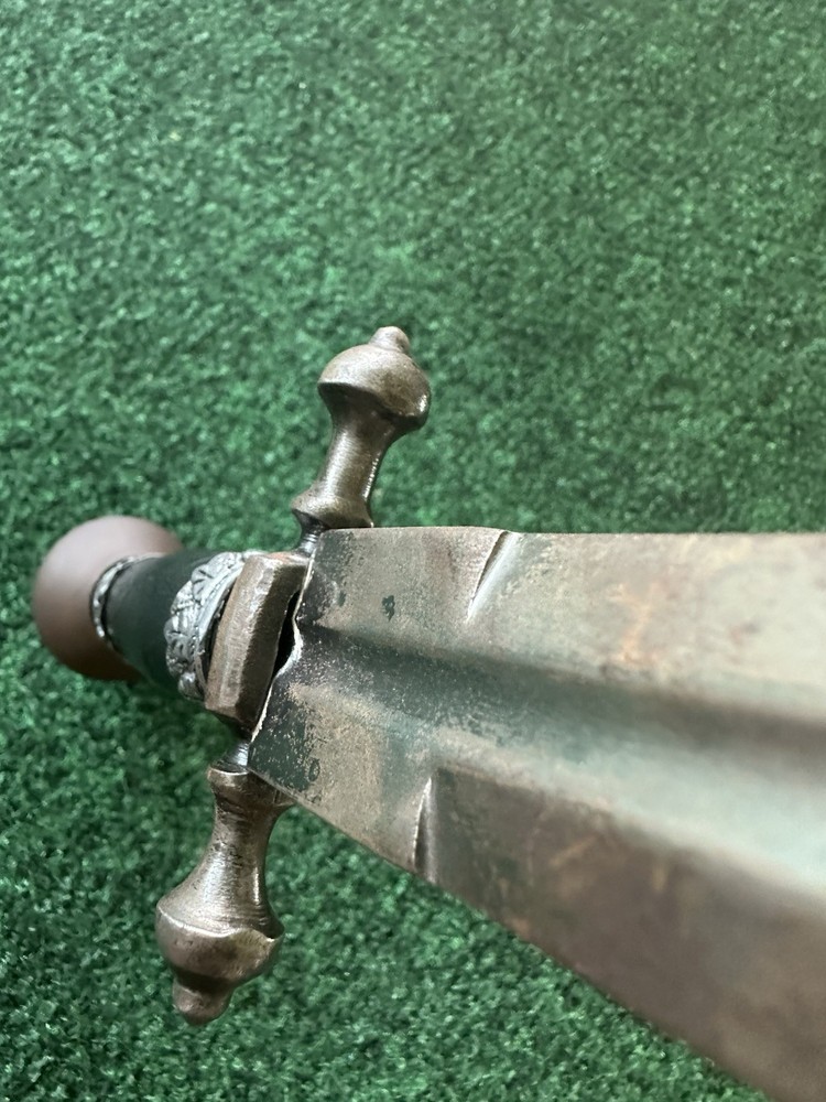 DEL TIN MADE PARRYING DAGGER