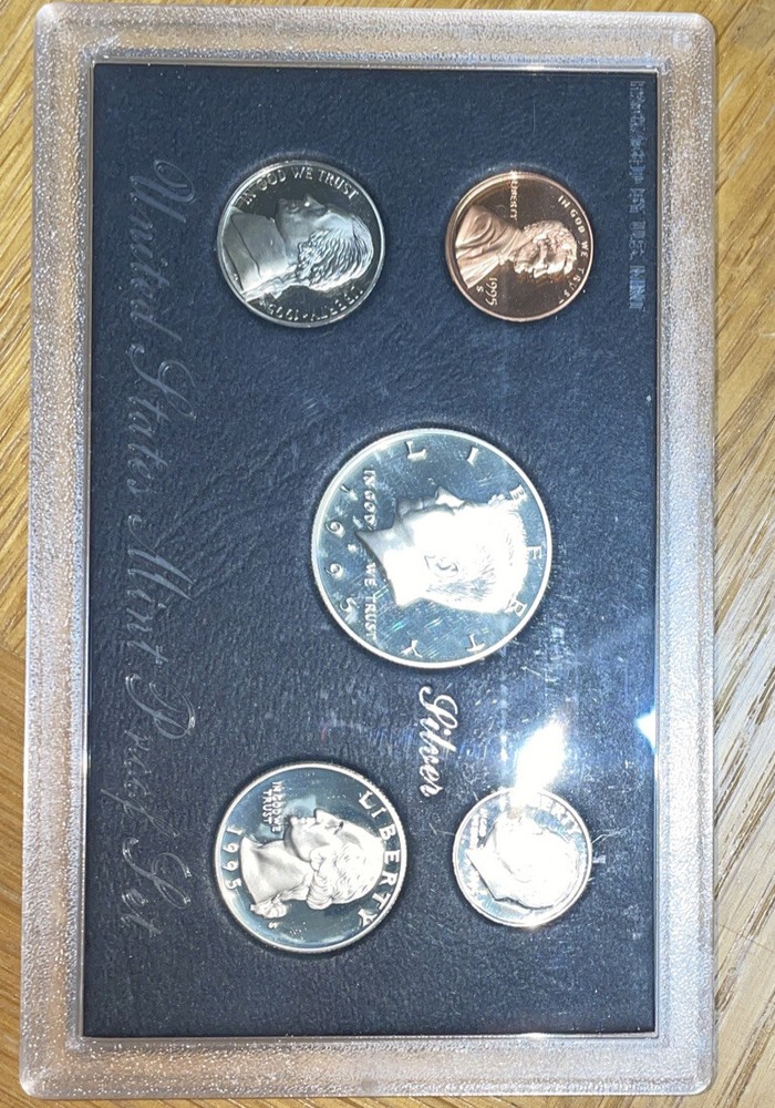 Random Date proof US Silver proofset with orig box &/or certificate authenticity