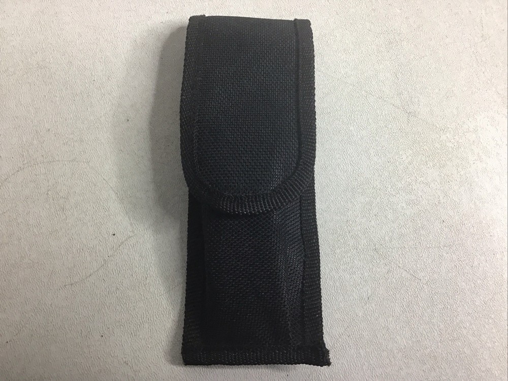 Nylon flashlight holder