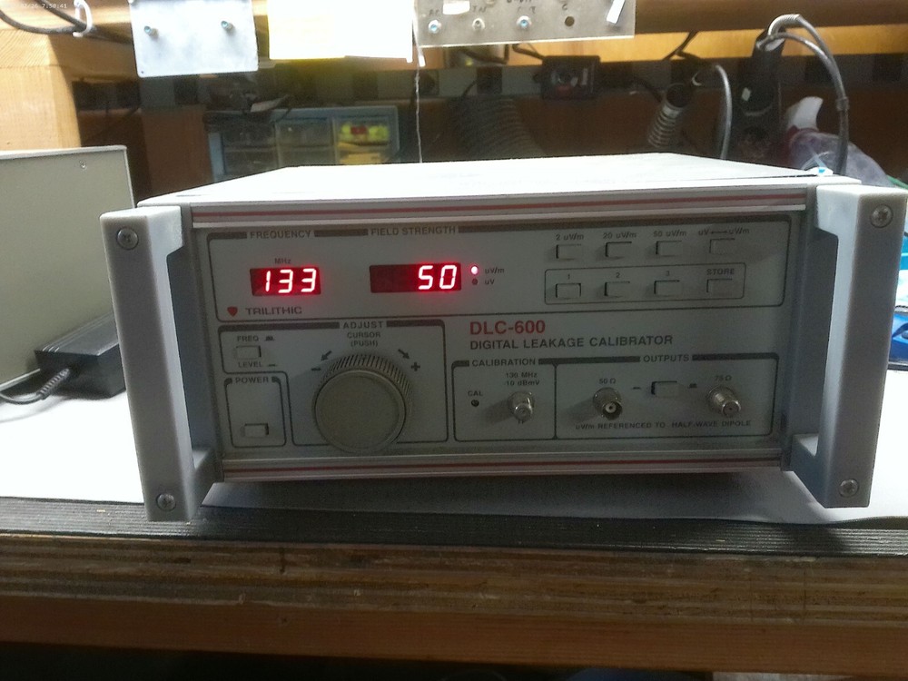 Trilithic DLC-600 Digital Leakage Calibrator RF Frequency Powers On