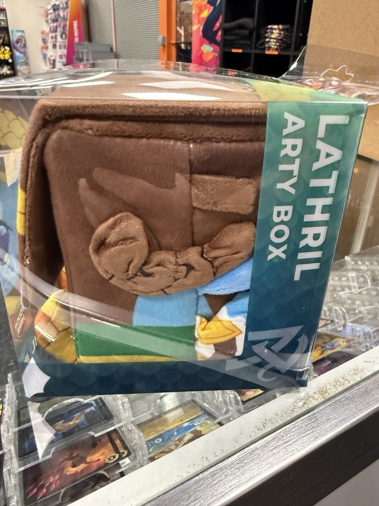 Gatherers' Tavern: MTG - Lathril ARTY Deck Box
