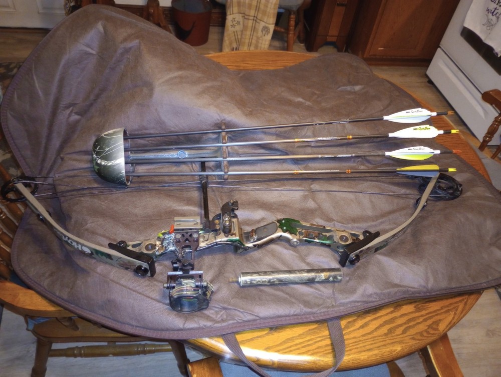 hoyt compound bow left handed