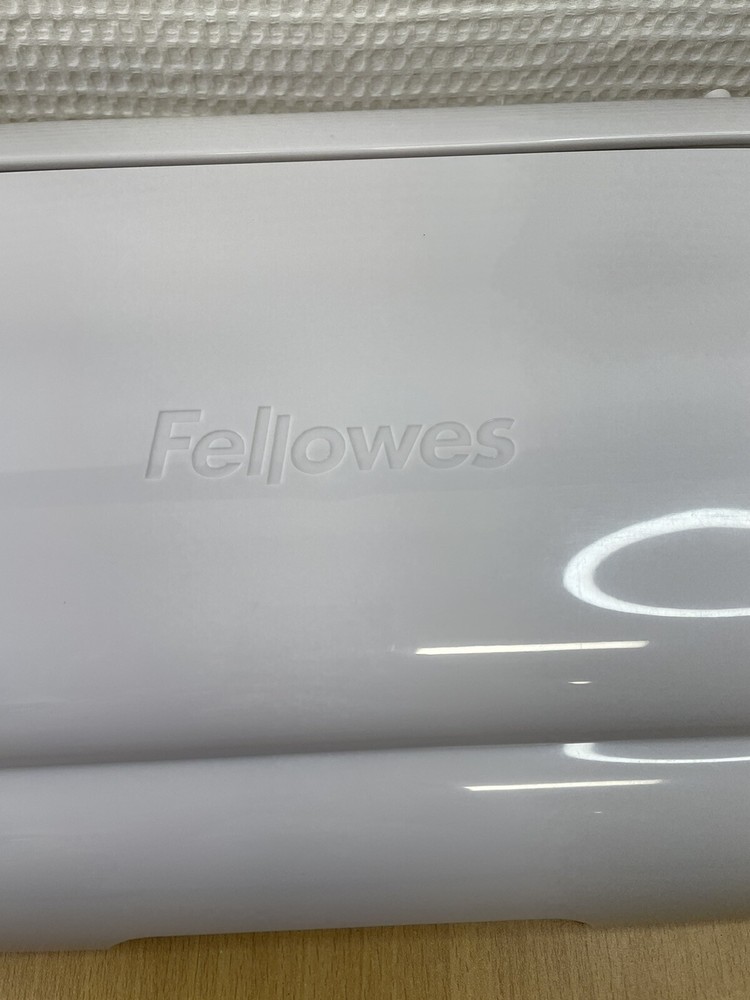Fellowes Star 150 Manual Plastic Comb Punch and Binding Machine