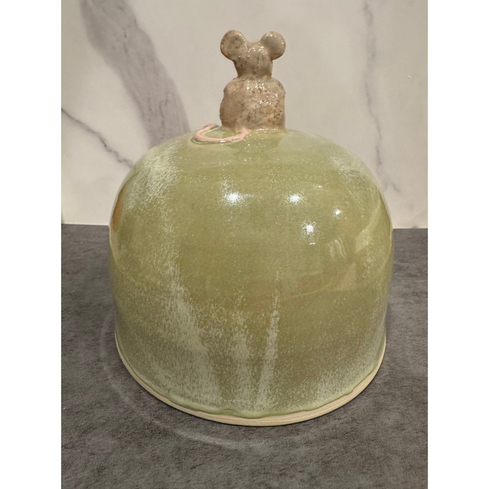Cheese mouse dome - ceramic pottery - not signed - no bottom