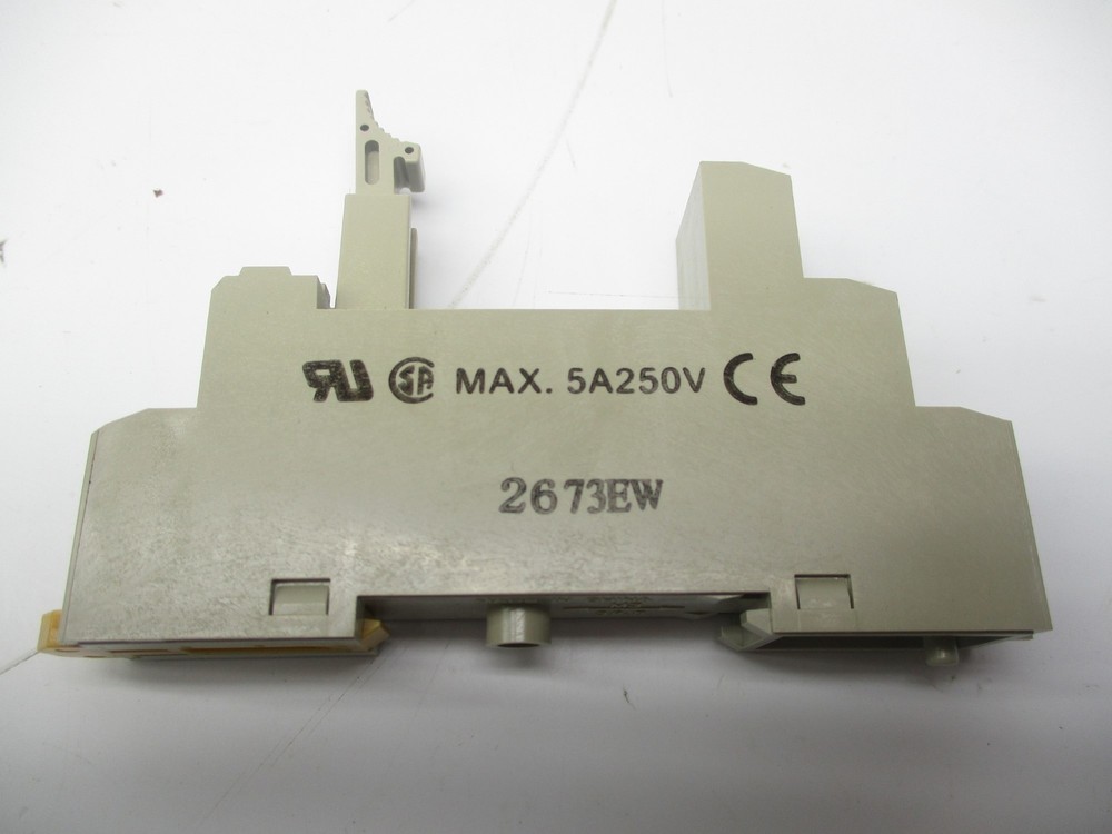 OMRON 2673EW RELAY BASE NSNP