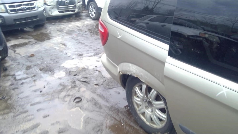 Engine ECM Electronic Control Module Left Hand Fender Fits 05 CARAVAN 1285015