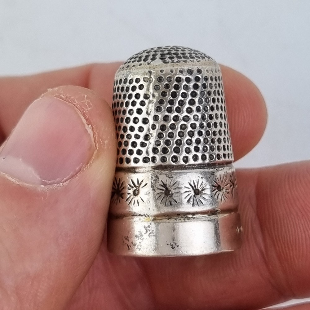 Solid Silver Thimble Sheffield 2002 Carrs Of Sheffield